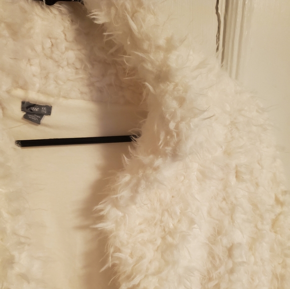 ***Sold*(*Aerie Sherpa Fuzzy Cardigan Coat - Picture 4 of 5
